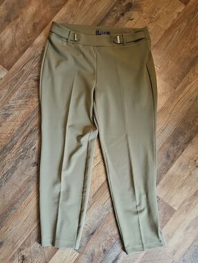 👖NY&C Olive Green Pull-On Ankle Pants